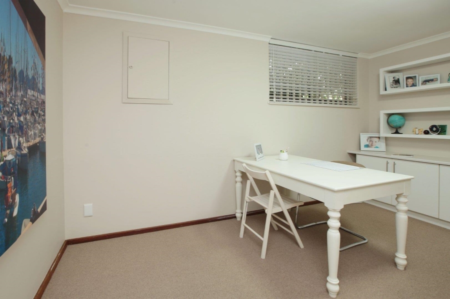 To Let 5 Bedroom Property for Rent in Welgemoed Western Cape